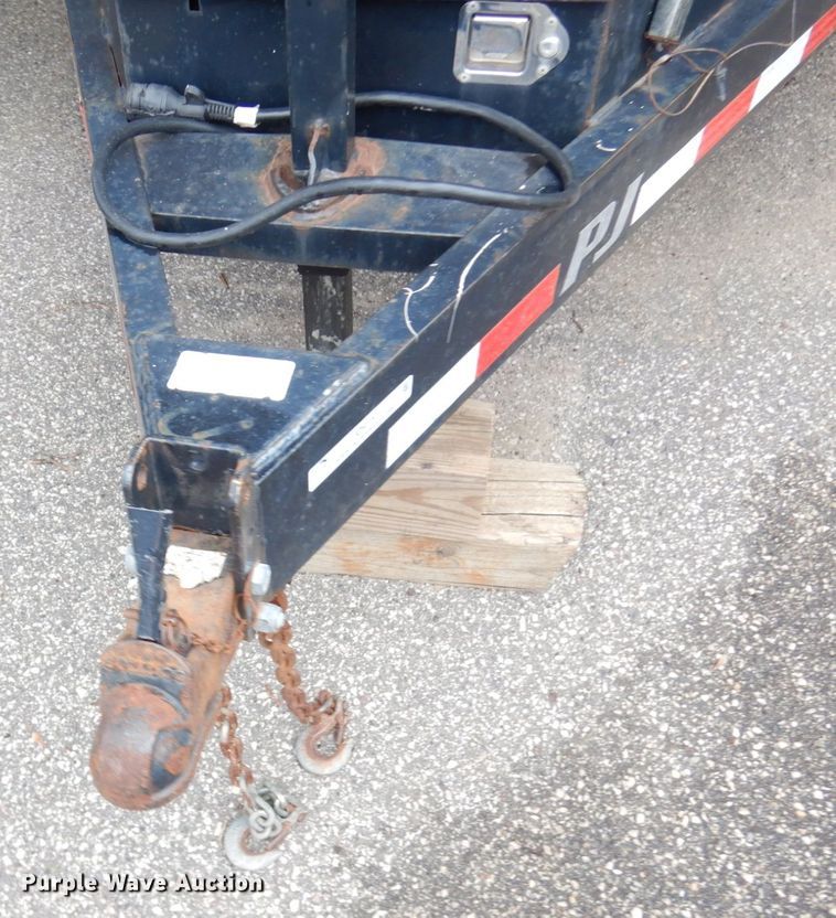 image for item JQ9157 2011 PJ Trailers  dump trailer