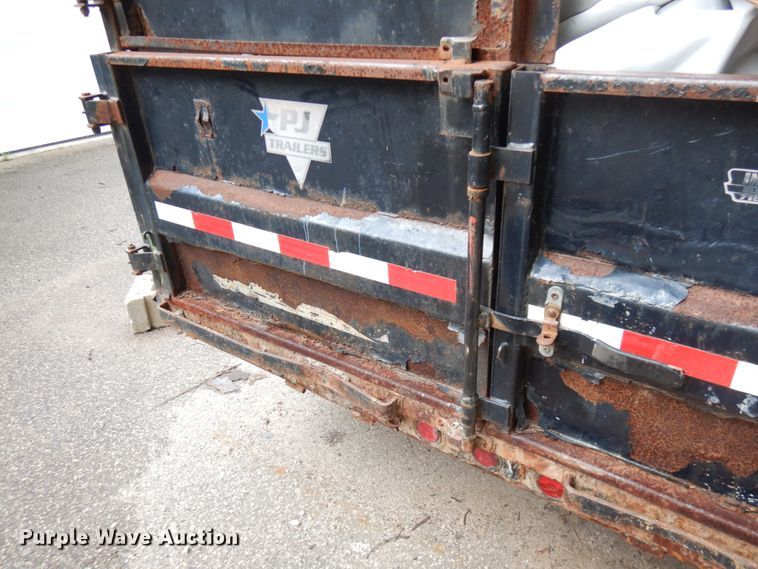image for item JQ9157 2011 PJ Trailers  dump trailer