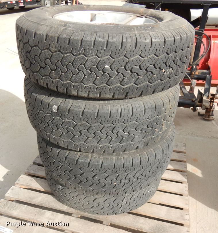 image for item JQ9199 (4) BF Goodrich Rugged Trail 245/75R17 tires