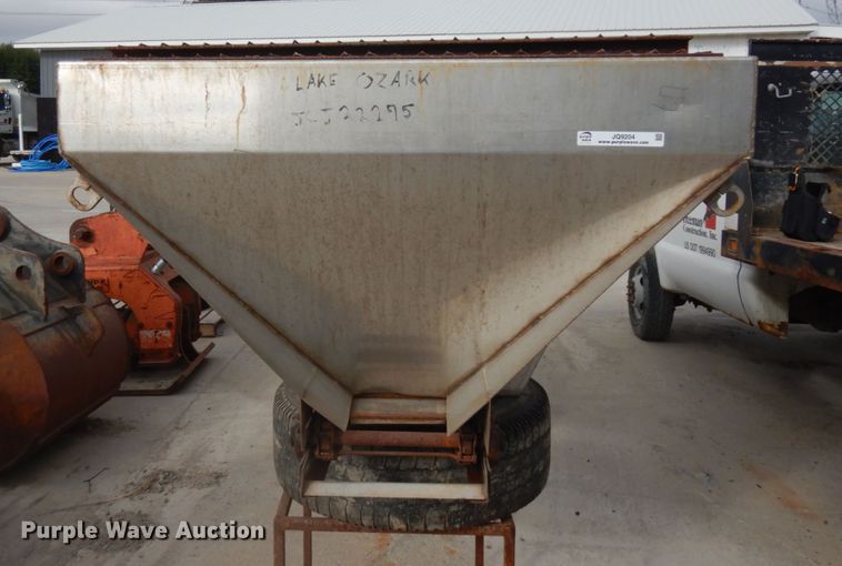 image for item JQ9204 Henderson 9x304SSxHYD  spreader