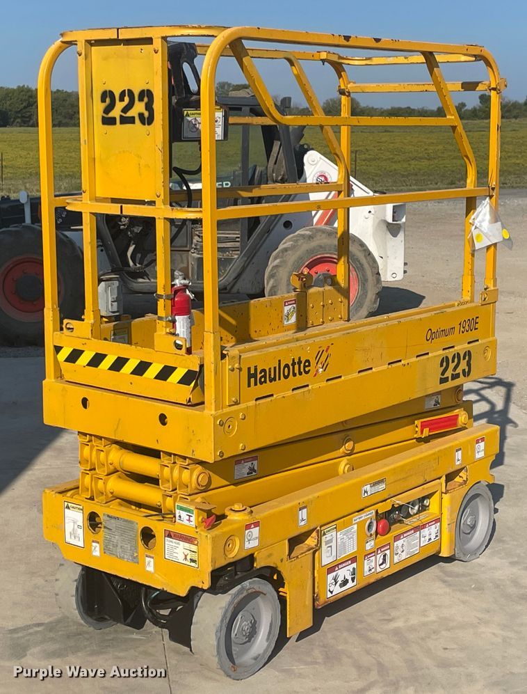 image for item JQ9529 2012 Haulotte Optimum 1930E  scissor lift