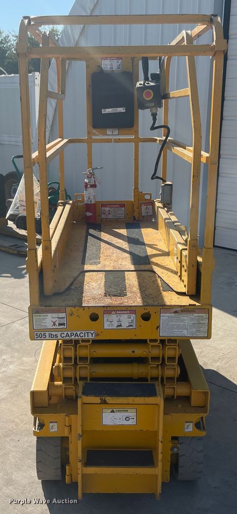 image for item JQ9529 2012 Haulotte Optimum 1930E  scissor lift