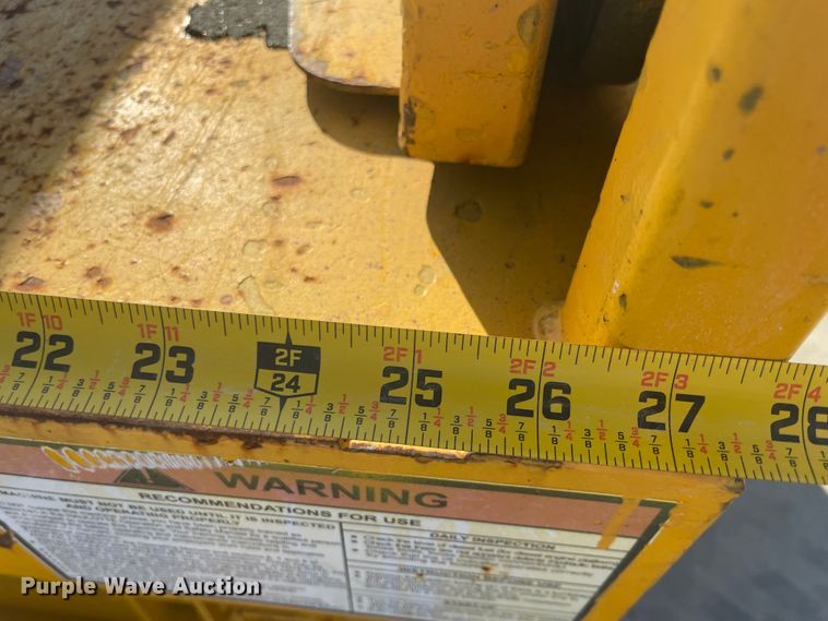 image for item JQ9529 2012 Haulotte Optimum 1930E  scissor lift