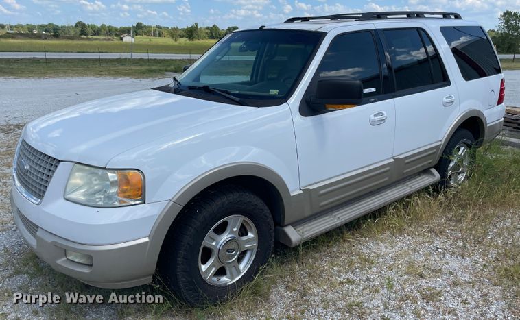 image for item JQ9554 2005 Ford Expedition  SUV