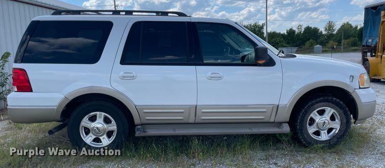 image for item JQ9554 2005 Ford Expedition  SUV