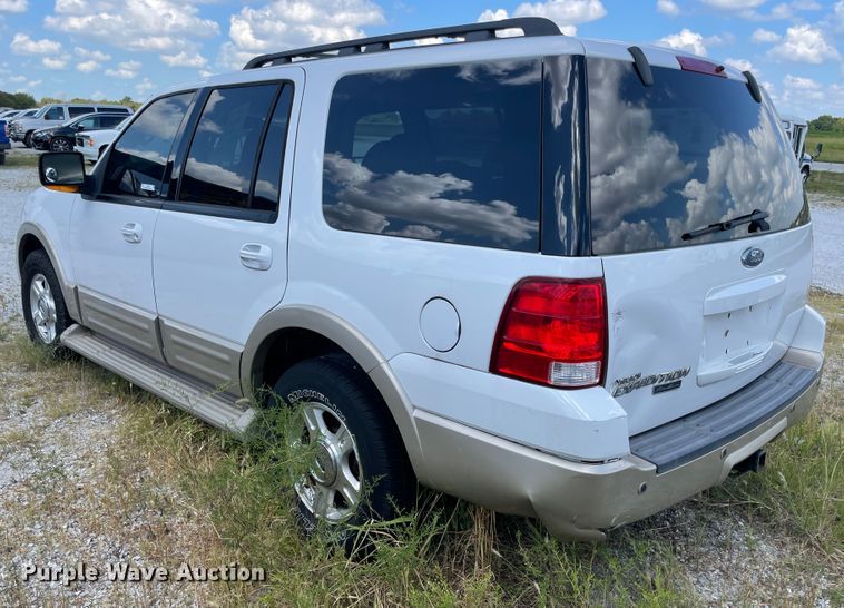 image for item JQ9554 2005 Ford Expedition  SUV