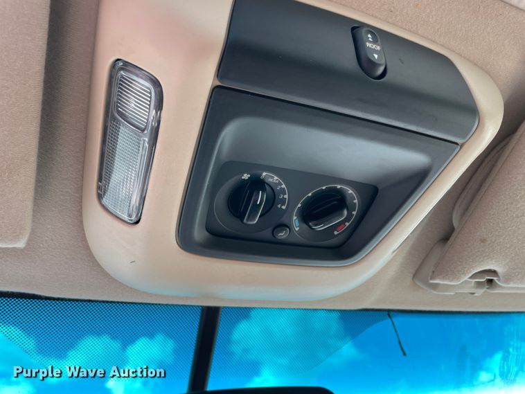 image for item JQ9554 2005 Ford Expedition  SUV