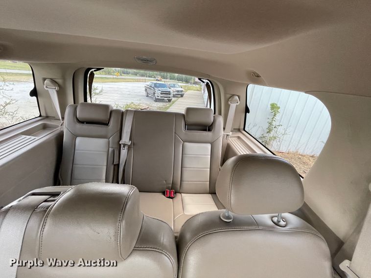 image for item JQ9554 2005 Ford Expedition  SUV