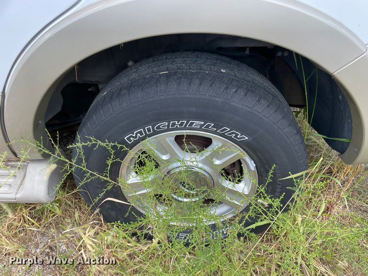 image for item JQ9554 2005 Ford Expedition  SUV