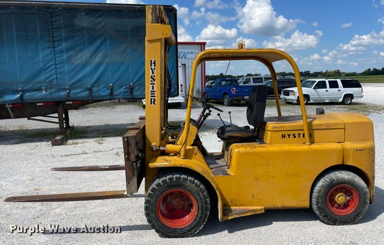 image for item JQ9555 Hyster 194A  forklift