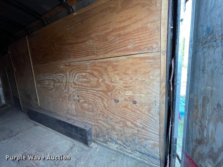 image for item JQ9592 2004 Doolittle Cargo  enclosed cargo trailer