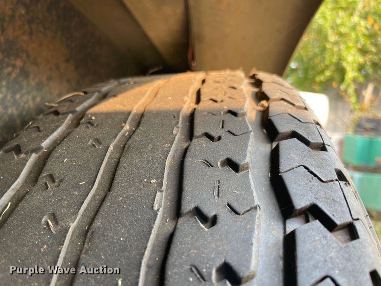 image for item JQ9592 2004 Doolittle Cargo  enclosed cargo trailer