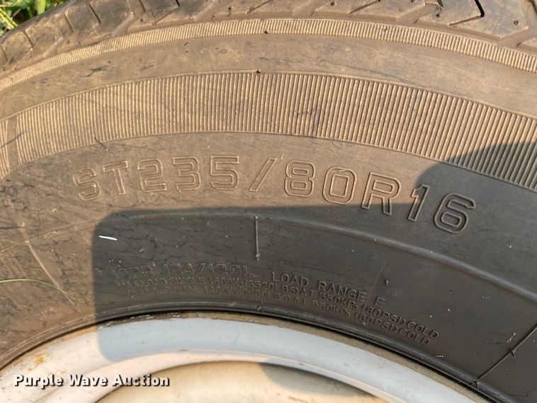 image for item JQ9592 2004 Doolittle Cargo  enclosed cargo trailer