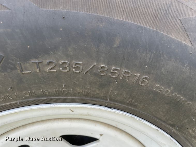 image for item JQ9592 2004 Doolittle Cargo  enclosed cargo trailer