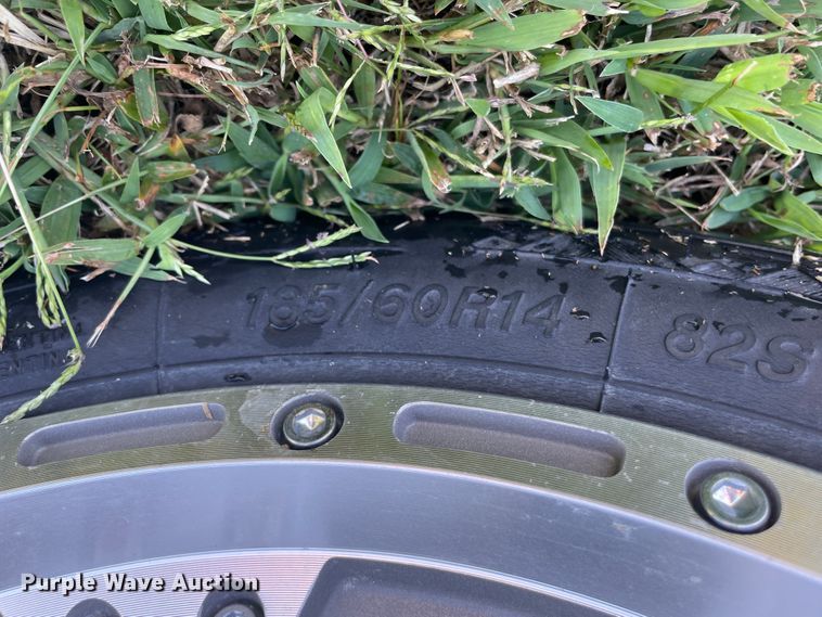 image for item JQ9632 1994 Daihatsu HiJet  Crew Cab mini truck