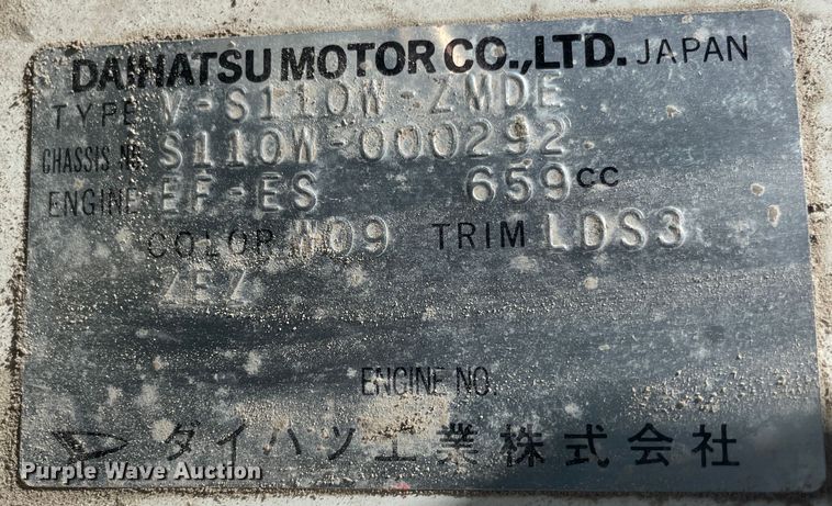 image for item JQ9632 1994 Daihatsu HiJet  Crew Cab mini truck