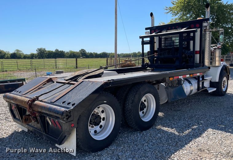 image for item JQ9633 1996 Kenworth T800  winch truck