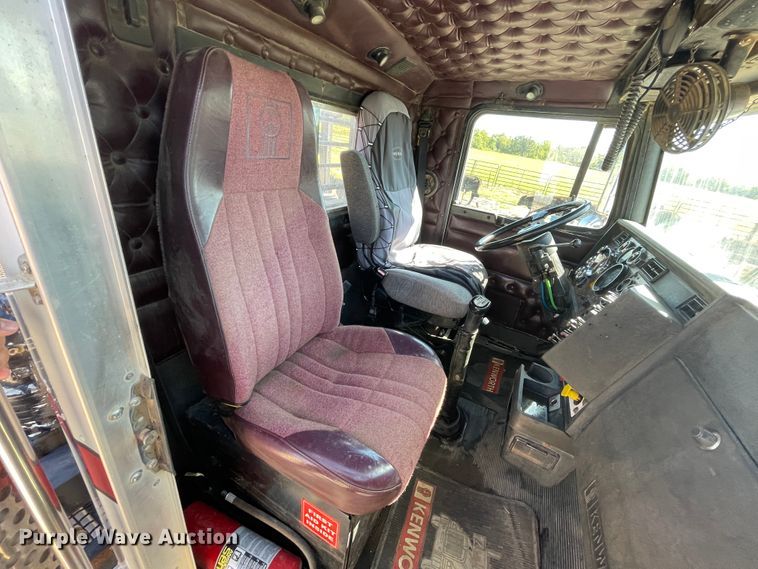 image for item JQ9633 1996 Kenworth T800  winch truck