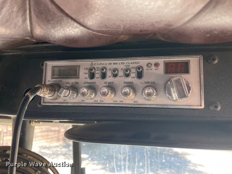 image for item JQ9633 1996 Kenworth T800  winch truck