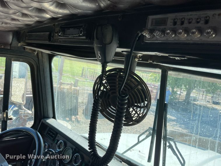 image for item JQ9633 1996 Kenworth T800  winch truck