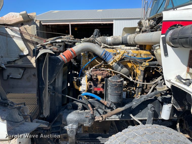 image for item JQ9633 1996 Kenworth T800  winch truck