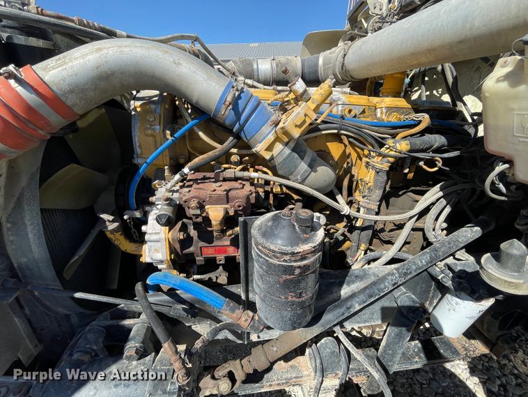 image for item JQ9633 1996 Kenworth T800  winch truck