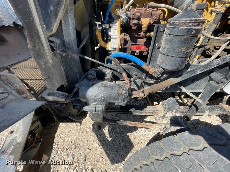 image for item JQ9633 1996 Kenworth T800  winch truck