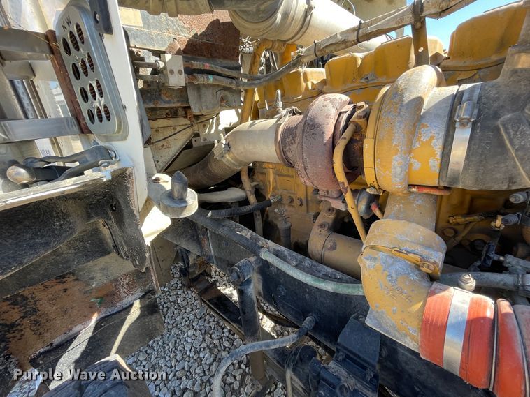 image for item JQ9633 1996 Kenworth T800  winch truck