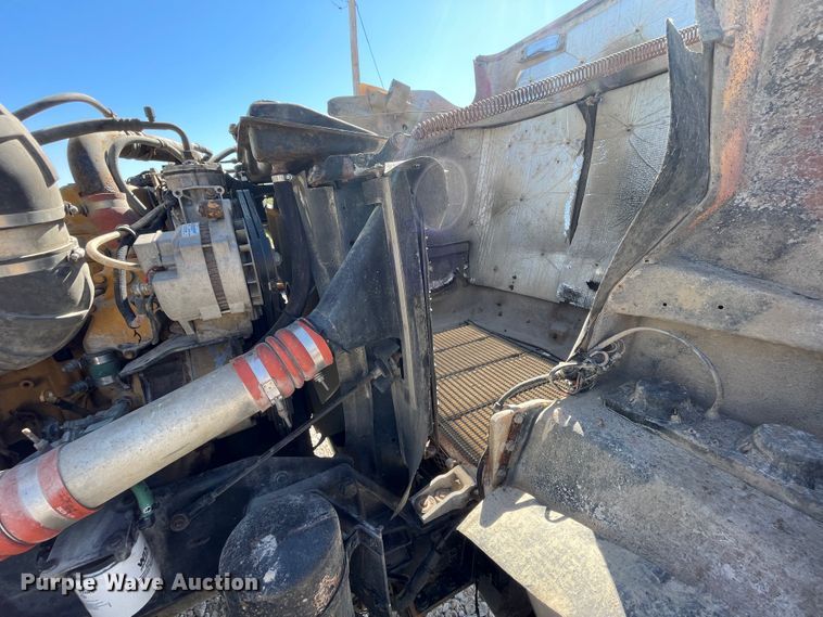 image for item JQ9633 1996 Kenworth T800  winch truck