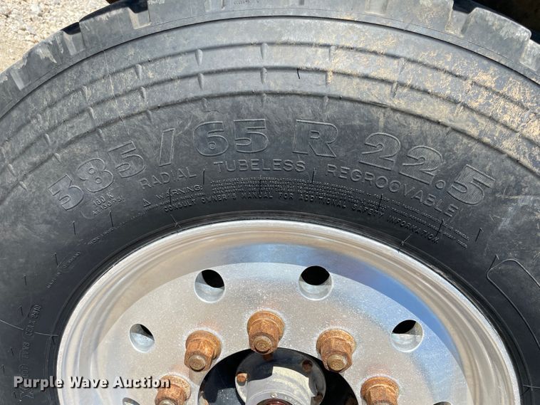 image for item JQ9633 1996 Kenworth T800  winch truck