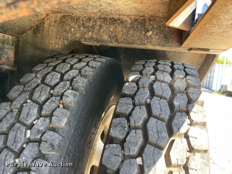 image for item JQ9633 1996 Kenworth T800  winch truck