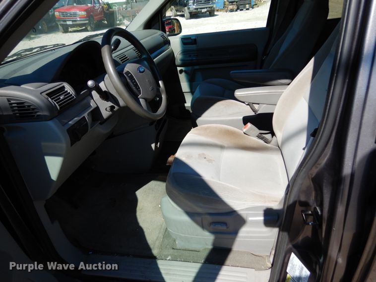 image for item KI9523 2005 Ford Freestar SES  van