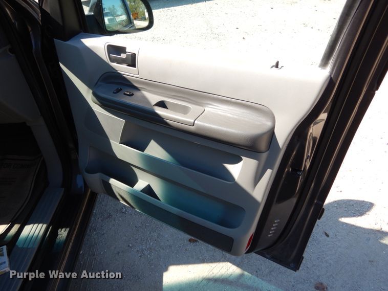 image for item KI9523 2005 Ford Freestar SES  van