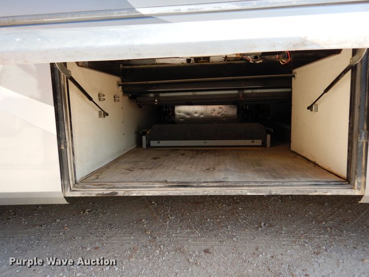 image for item KI9526 1999 Spartan MM-2242  RV