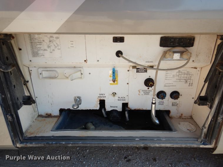 image for item KI9526 1999 Spartan MM-2242  RV