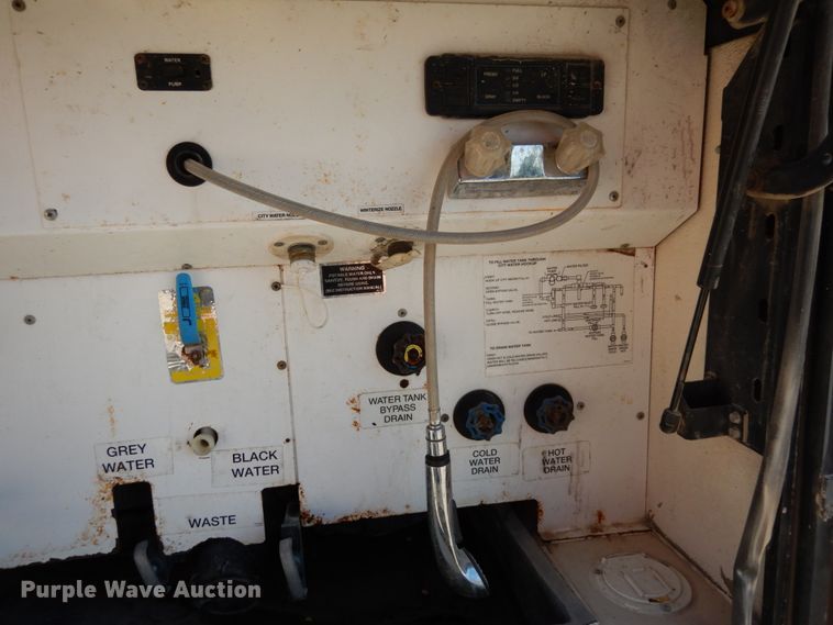 image for item KI9526 1999 Spartan MM-2242  RV