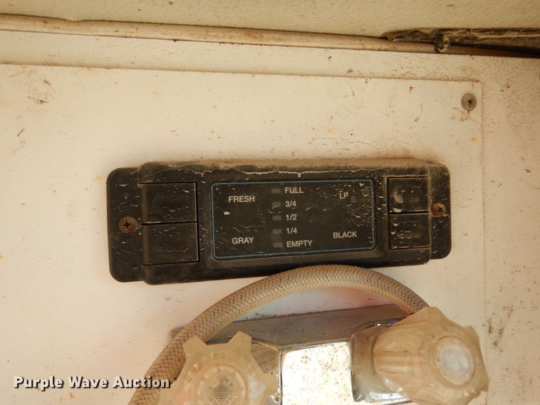 image for item KI9526 1999 Spartan MM-2242  RV