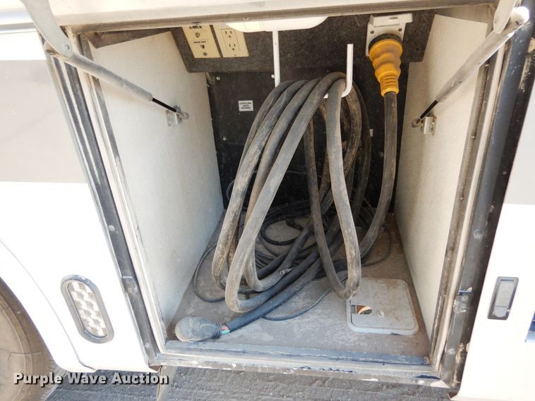 image for item KI9526 1999 Spartan MM-2242  RV