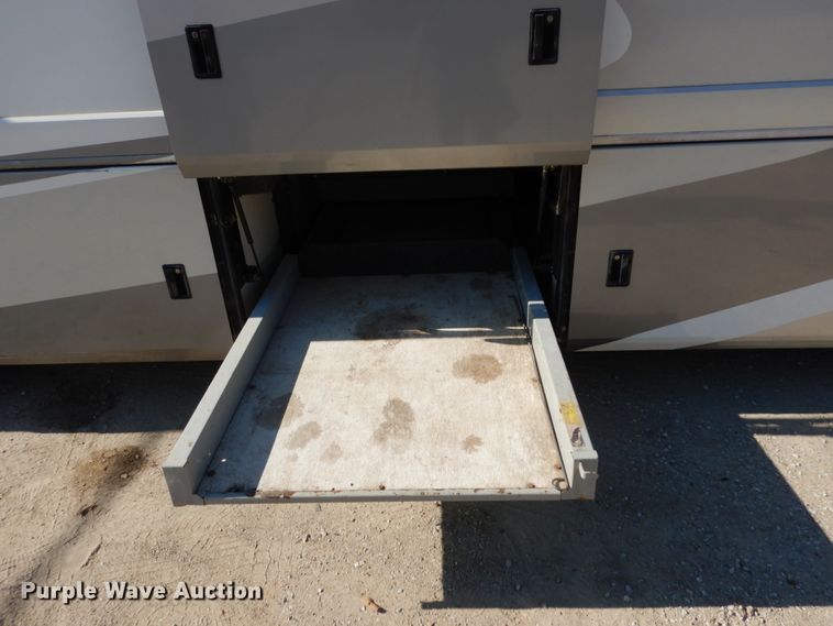 image for item KI9526 1999 Spartan MM-2242  RV