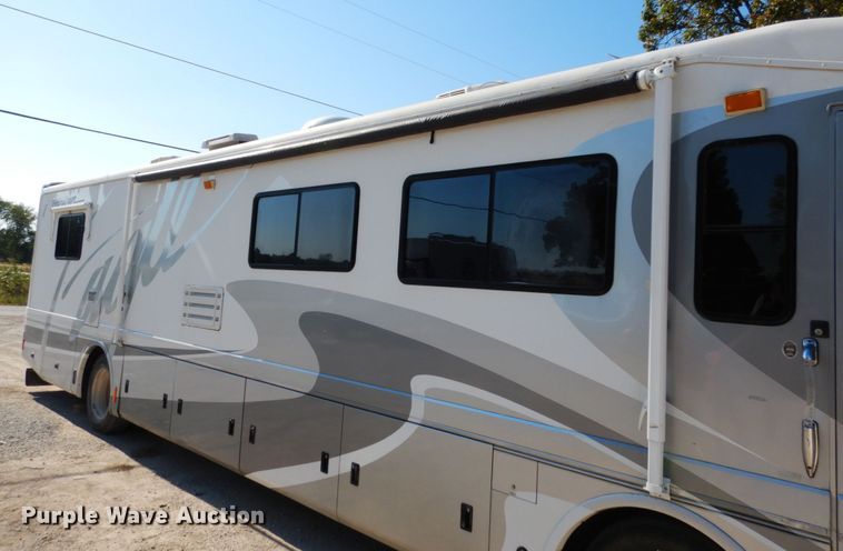 image for item KI9526 1999 Spartan MM-2242  RV