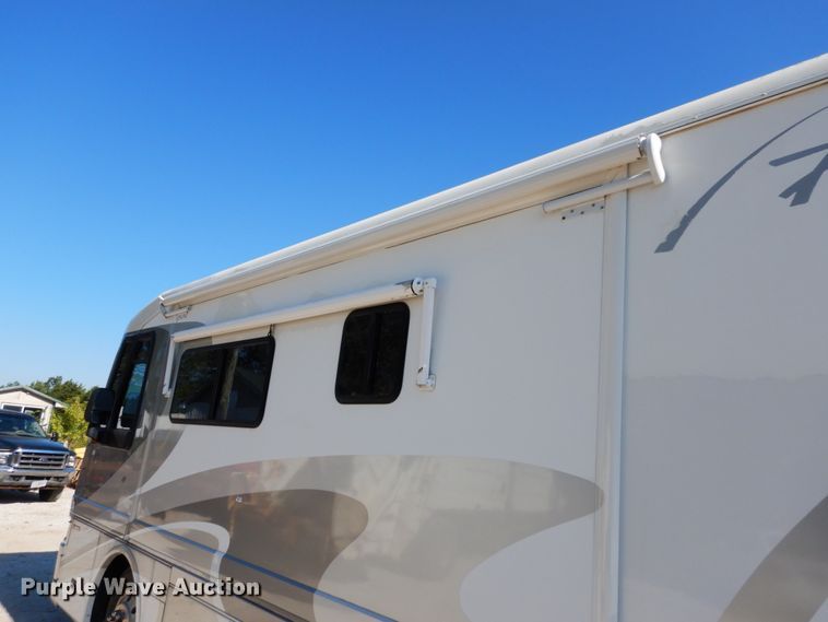 image for item KI9526 1999 Spartan MM-2242  RV