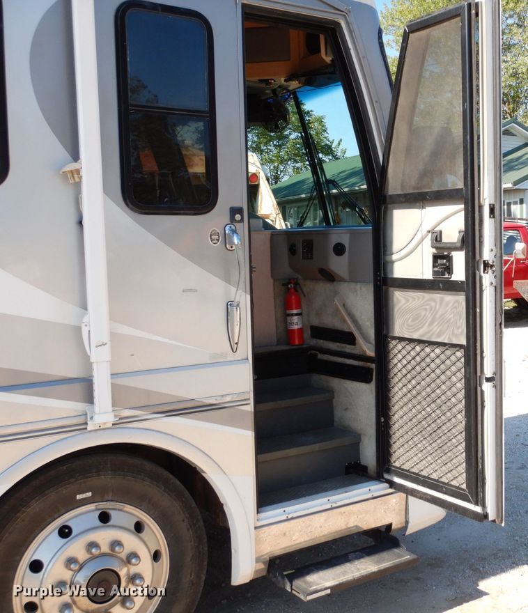 image for item KI9526 1999 Spartan MM-2242  RV