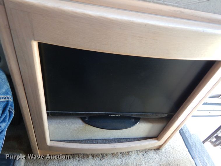 image for item KI9526 1999 Spartan MM-2242  RV