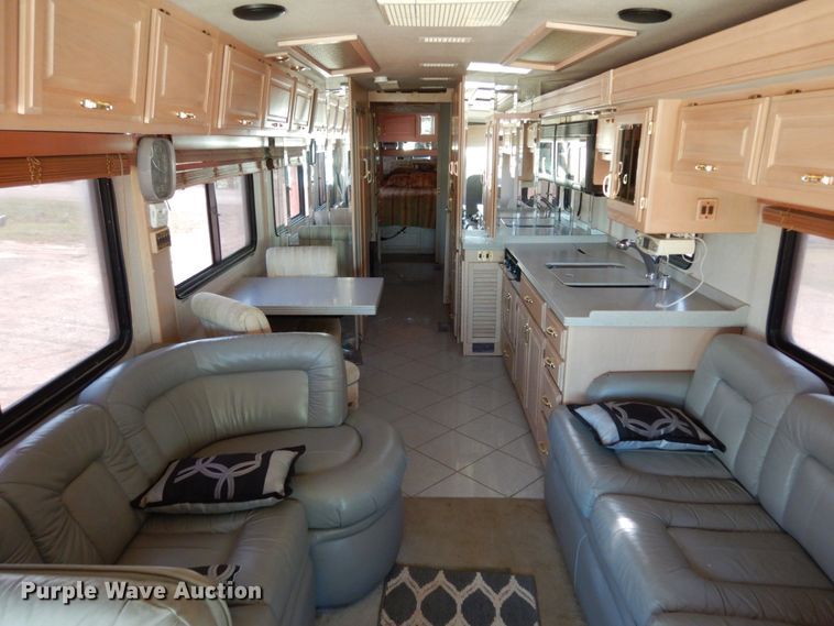 image for item KI9526 1999 Spartan MM-2242  RV