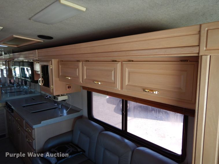 image for item KI9526 1999 Spartan MM-2242  RV