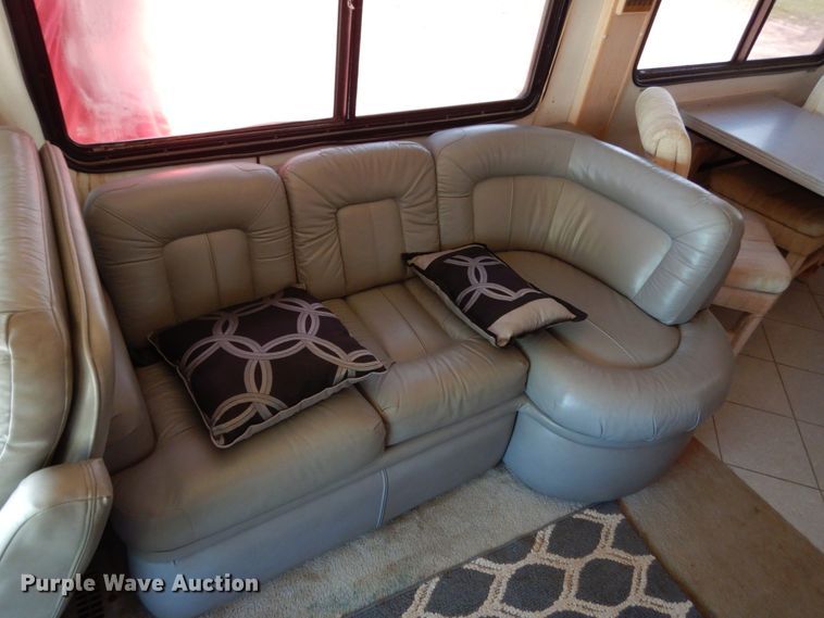 image for item KI9526 1999 Spartan MM-2242  RV