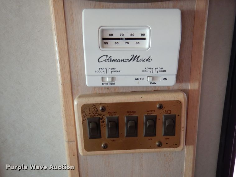 image for item KI9526 1999 Spartan MM-2242  RV