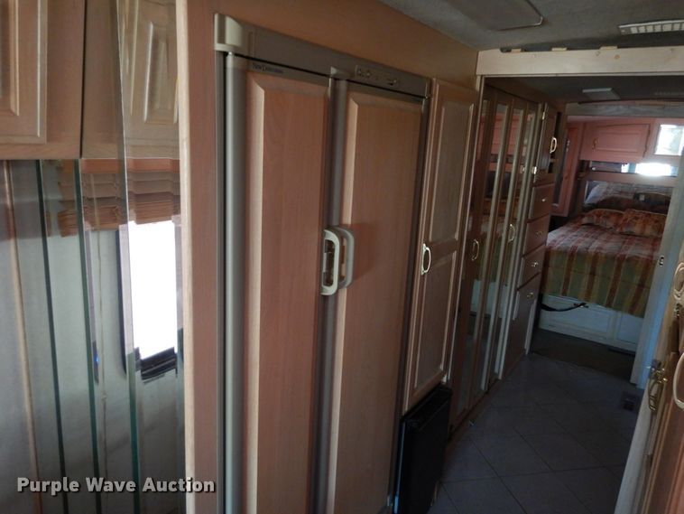 image for item KI9526 1999 Spartan MM-2242  RV