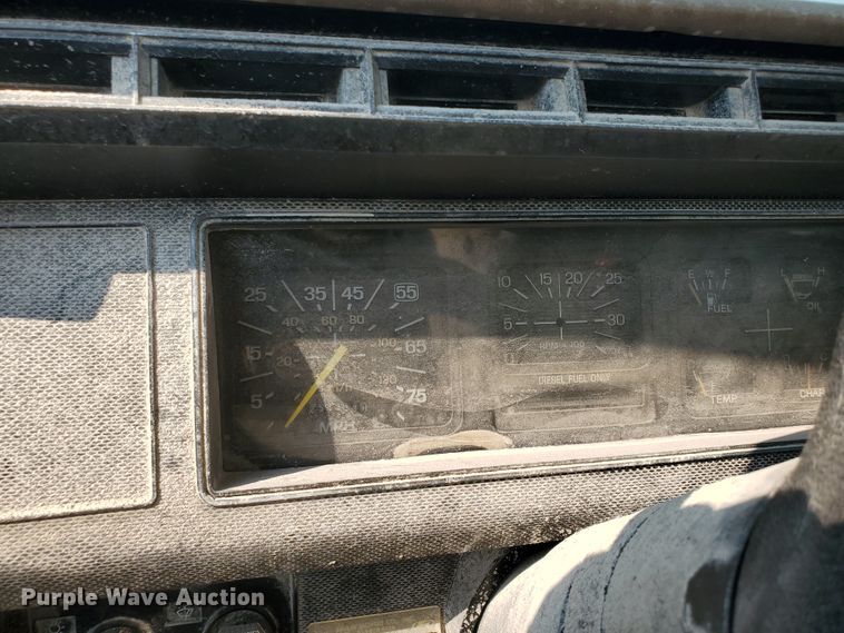 image for item KK9290 1987 Ford F800  truck cab and chassis