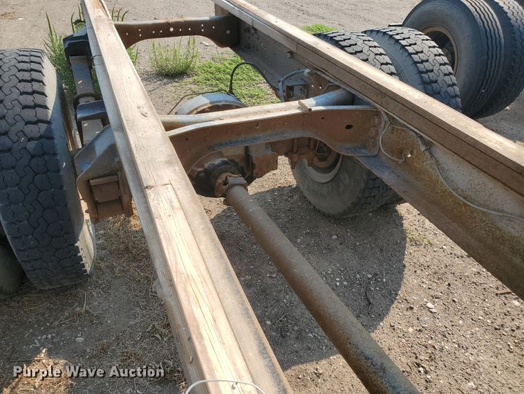 image for item KK9291 1982 Ford F800  truck cab and chassis